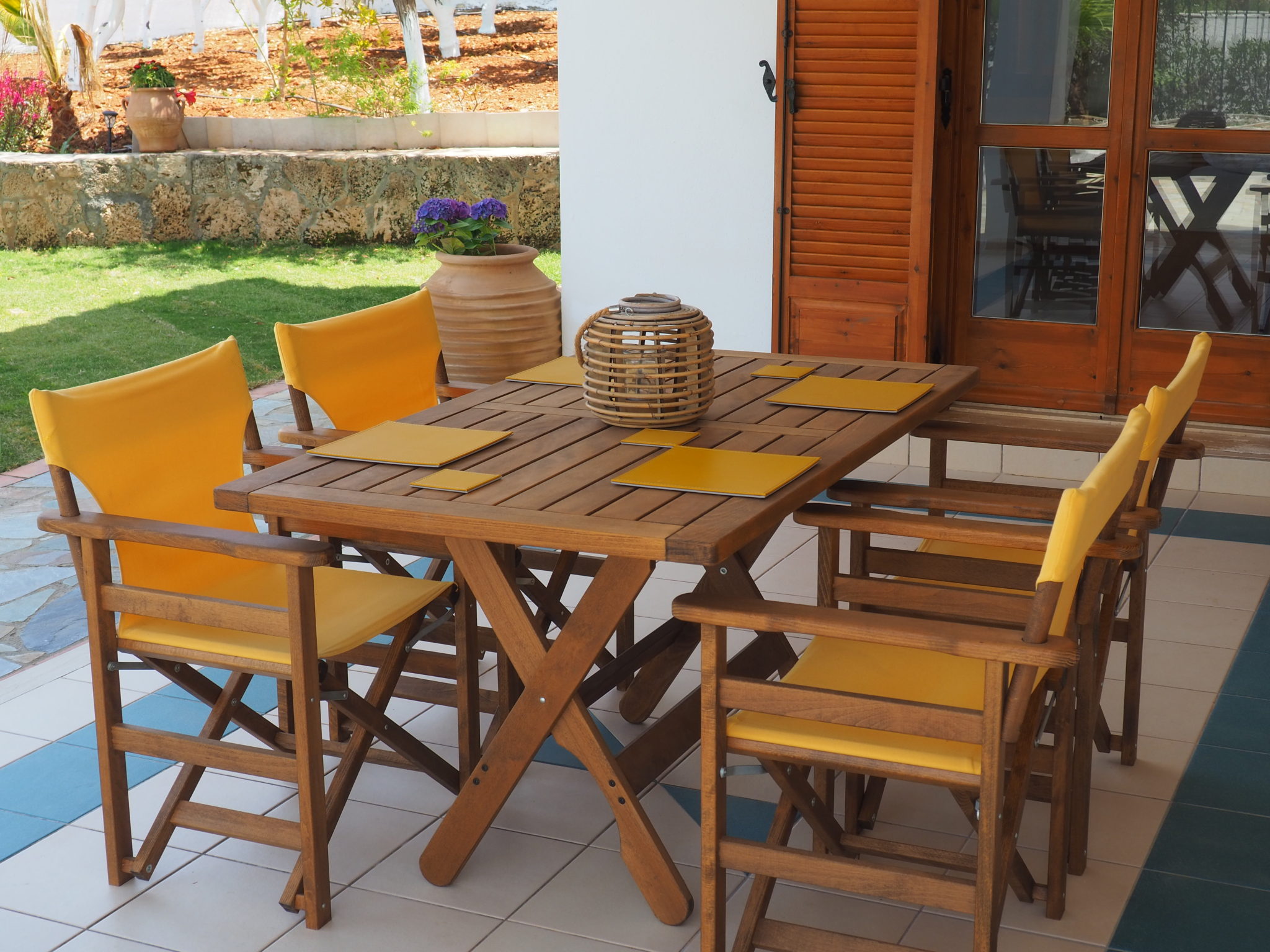 Villa Lemonia outdoor patio seating