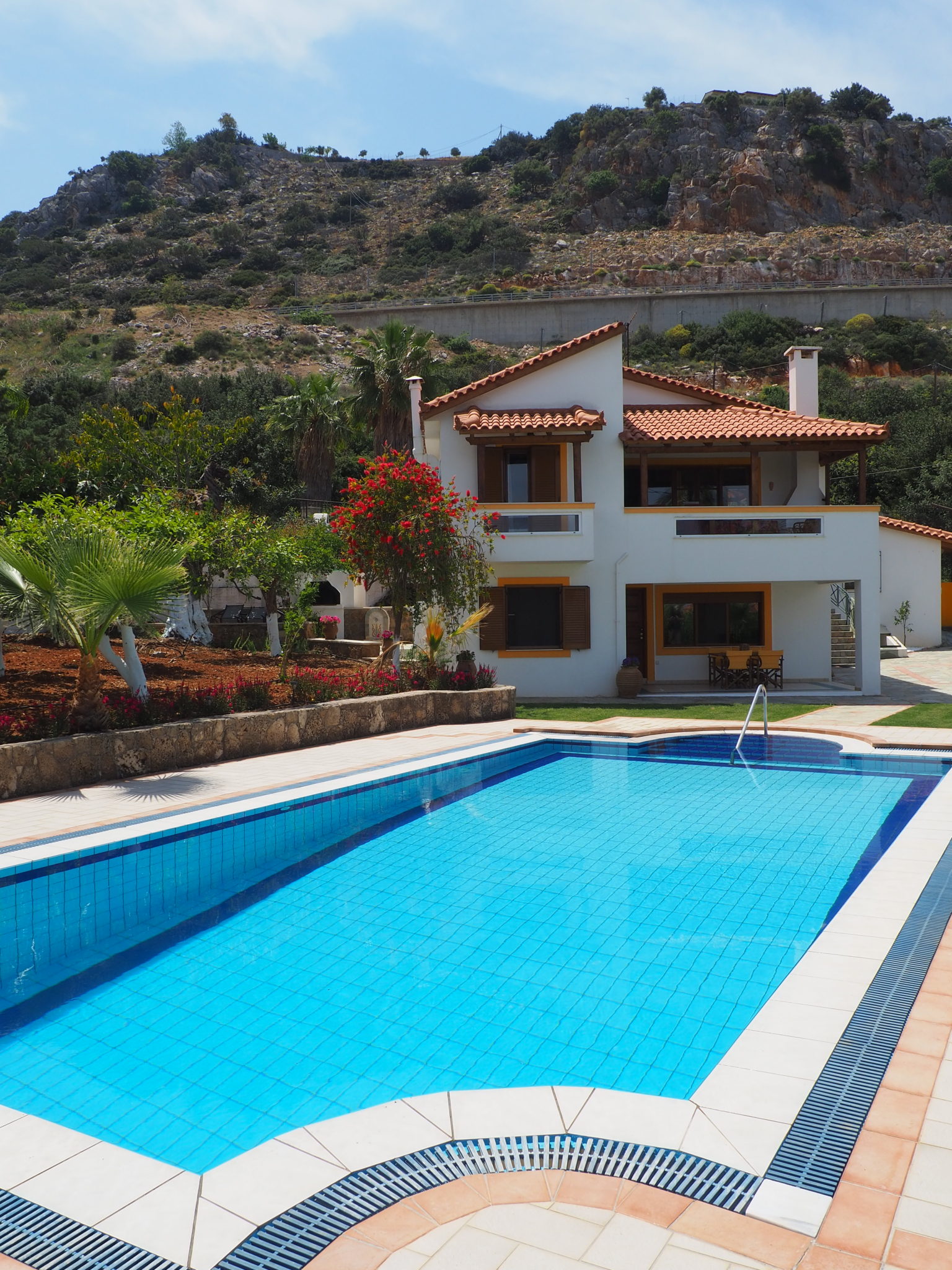 Villa Lemonia pool view